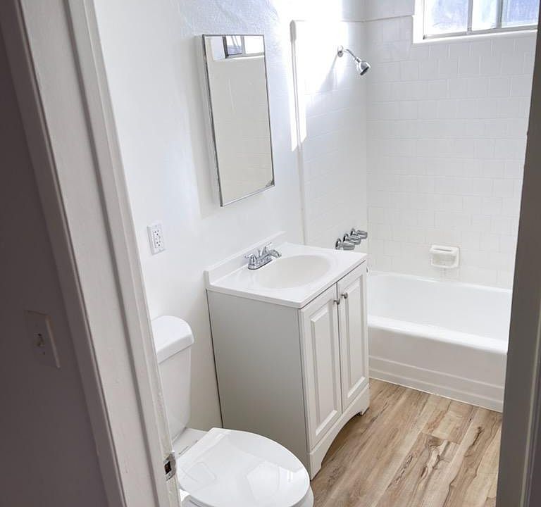 1st image of 4240 S Figueroa St #7521