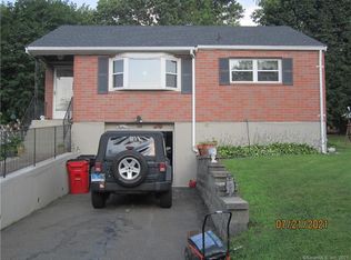 100 Plumb Ave, Meriden, CT 06450
