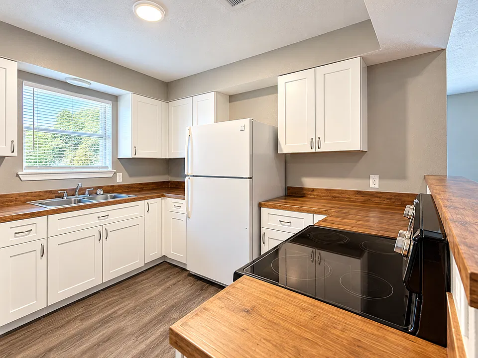 1303 S 2nd St #8