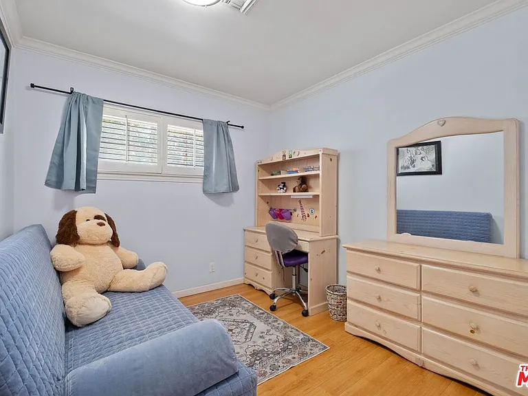 471 S Clark Dr — Photo 21
