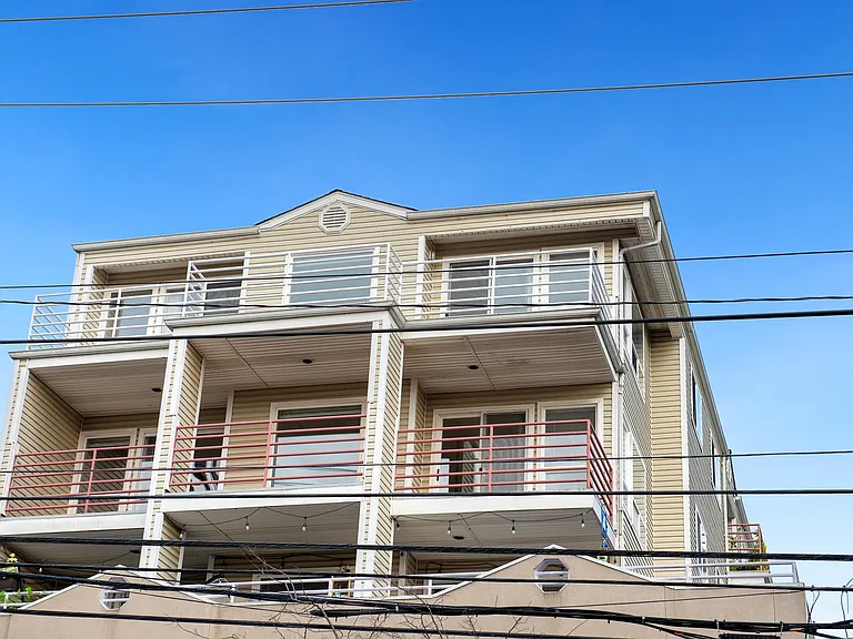 1828 Apartments — Photo 1