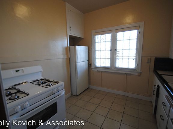 5th image of 1162 E 2nd St APT 10