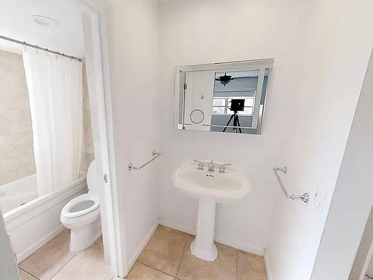 860 Euclid Ave #208 — Photo 20
