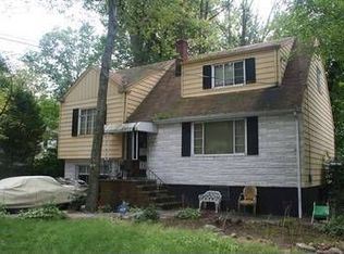 266 Stuyvesant Rd, Teaneck, NJ 07666