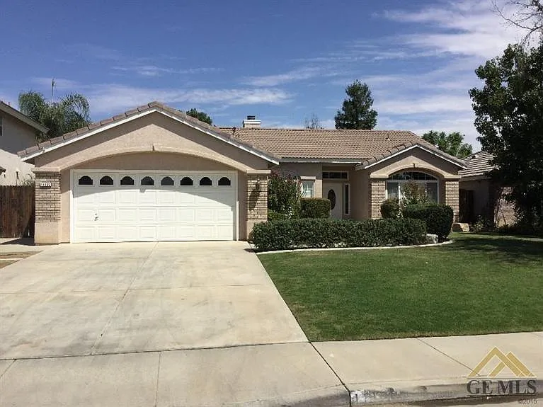 11102 Academy Ave photo 1