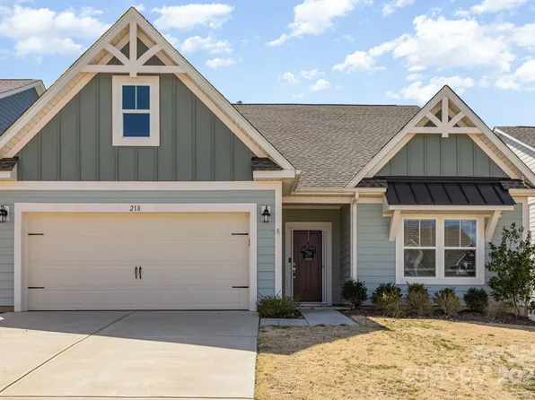 218 Canada Dr, Statesville, NC 28677