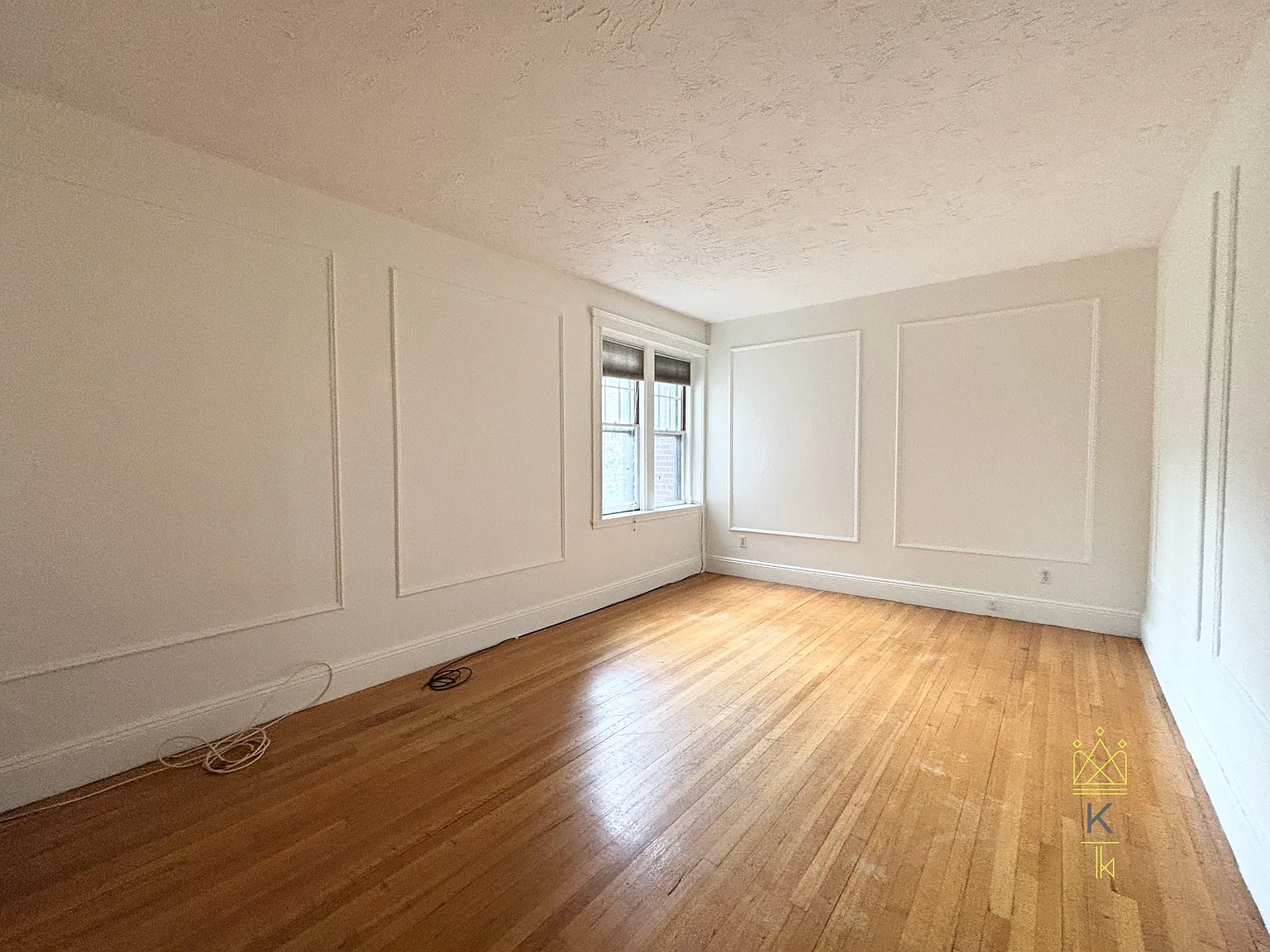 2 bed, 1.0 bath, 995 sqft, $3,300 — Photo 3