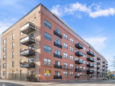 1735 W Diversey Pkwy APT 203, Chicago, IL, 60614