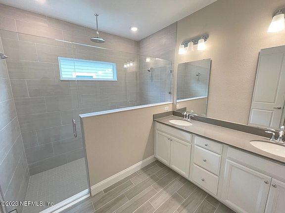 5th image of 809 STILLWATER Boulevard