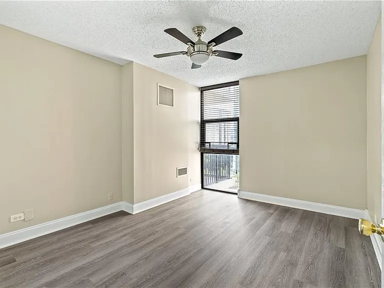 620 Peachtree St NE #911 — Photo 17