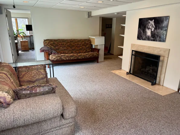 6759 Forest Glen Rd, Pittsburgh, PA 15217