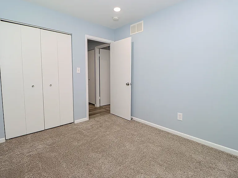 328 Benfield Rd — Photo 27