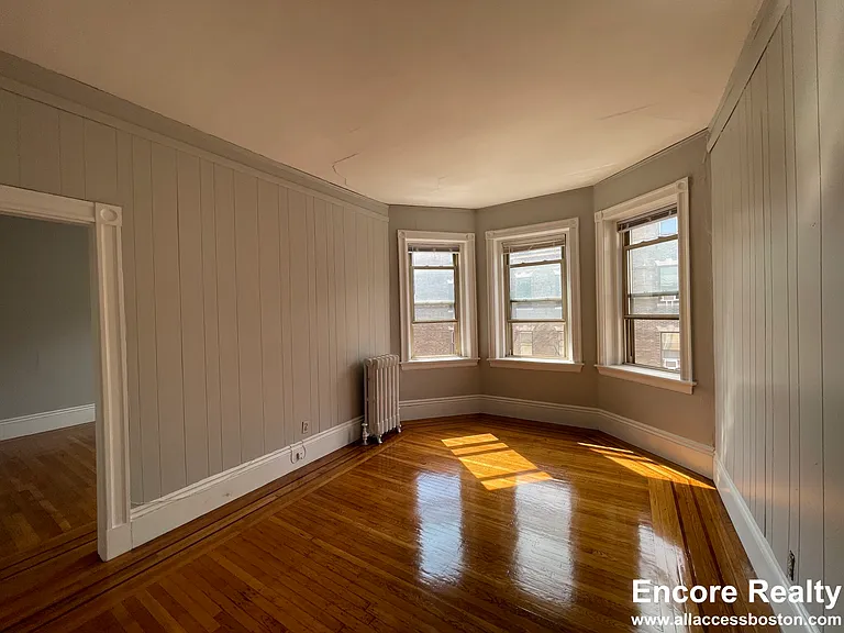 11 Park St #7 — Photo 5