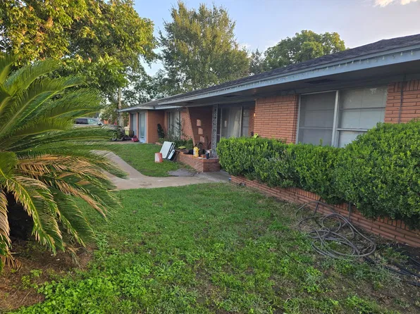 916 Meyer St, Sealy, TX 77474
