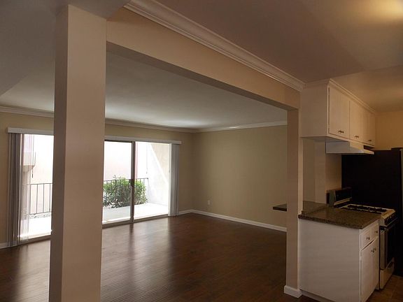 2nd image of 936 1st St APT 1
