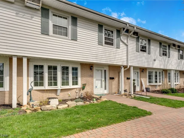13 Meadowlawn Dr Unit 2, Mentor, OH 44060