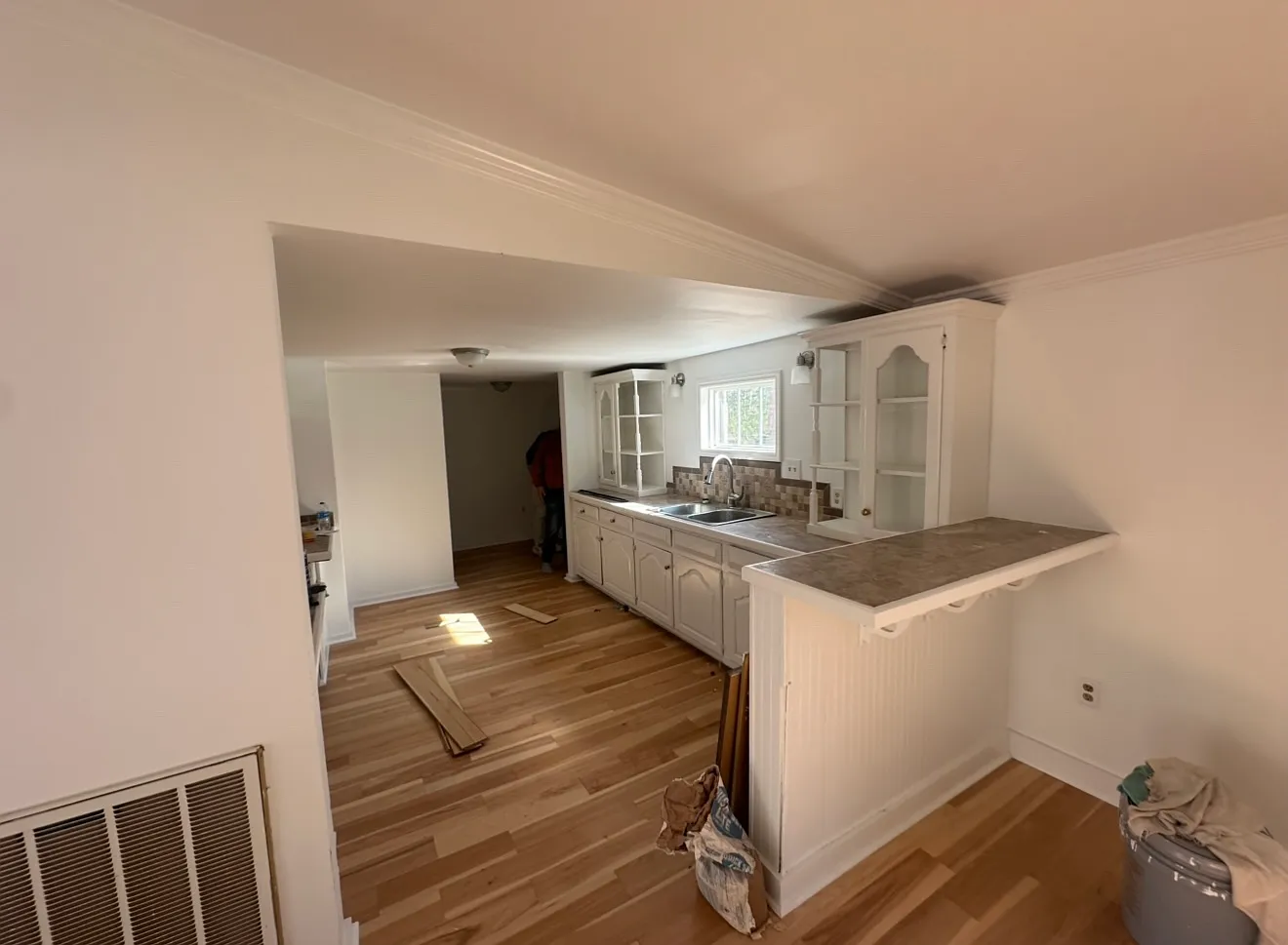 3 bed, 1344 sqft, $2,400 — Photo 3