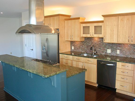 5th image of 136 SW Washington Ave APT 402