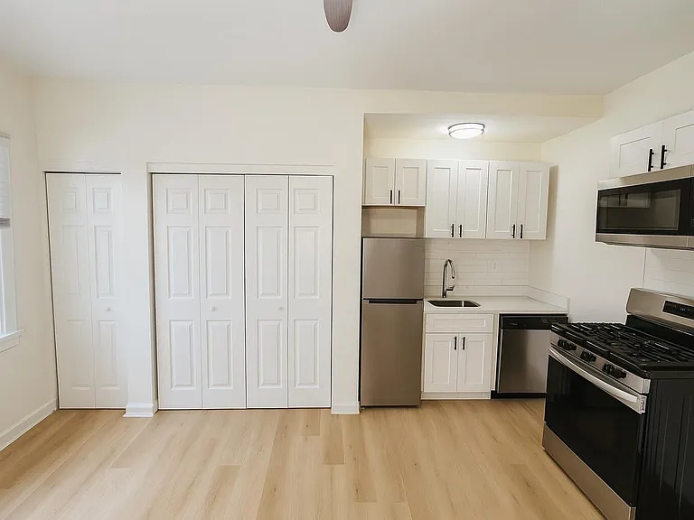 Park Place Apartments — Photo 8