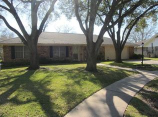 113 Yorkshire Ln, Victoria, TX 77904