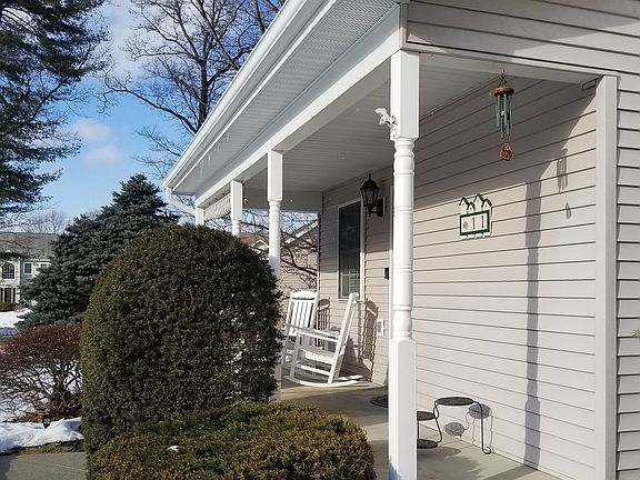 3rd image of 11 Berkshire Dr
