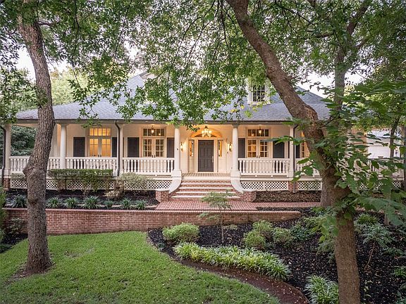 2nd image of 480 Oakwood Cir