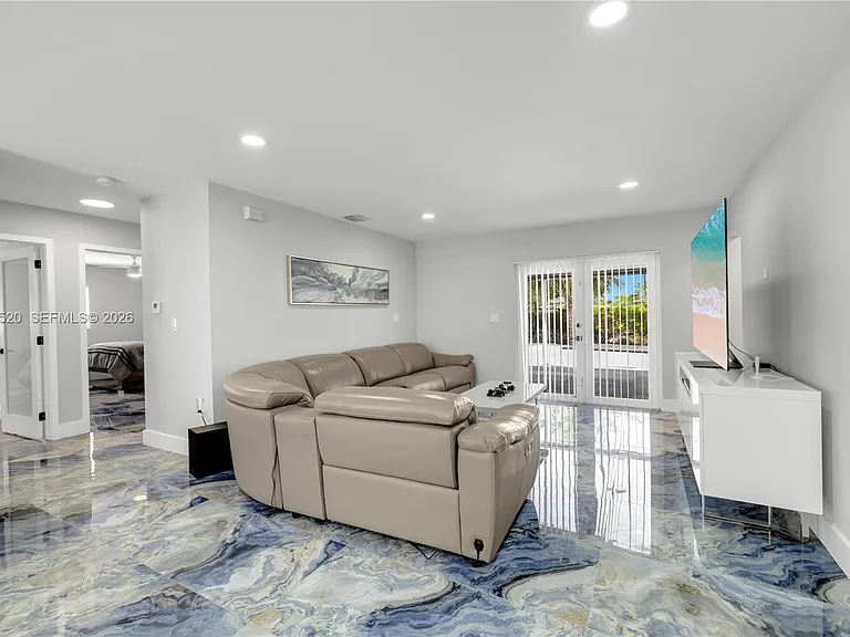10350 SW 48th St — Photo 13