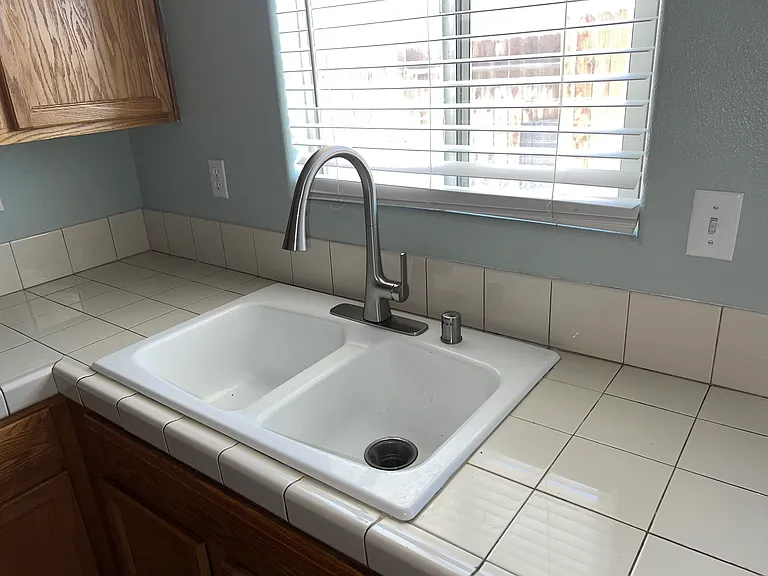 830 Aurora Way — Photo 8
