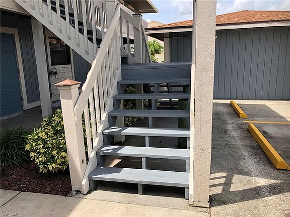 3rd image of 822 SW 48th Ter APT 201