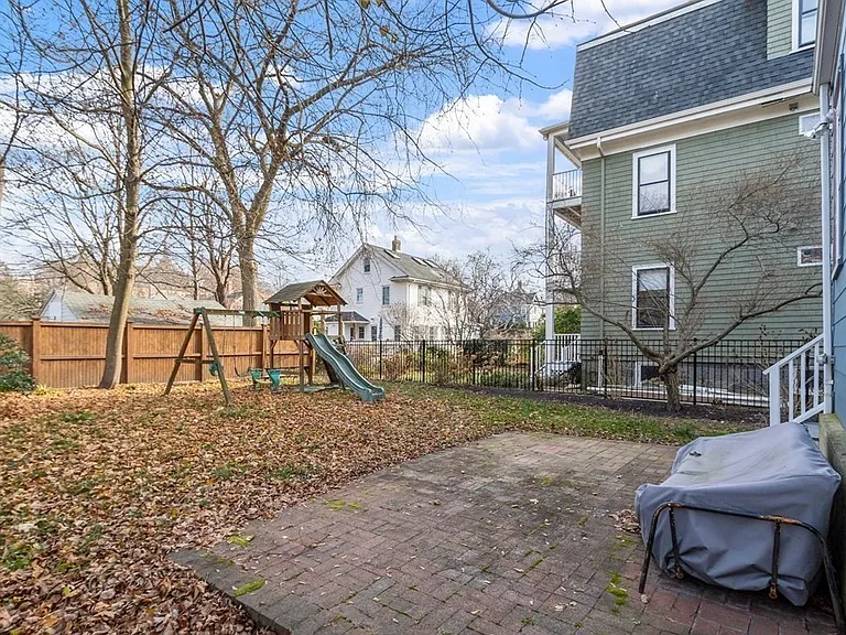 270 Poplar St — Photo 7