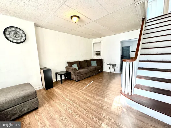 2835 Winton St, Philadelphia, PA 19145