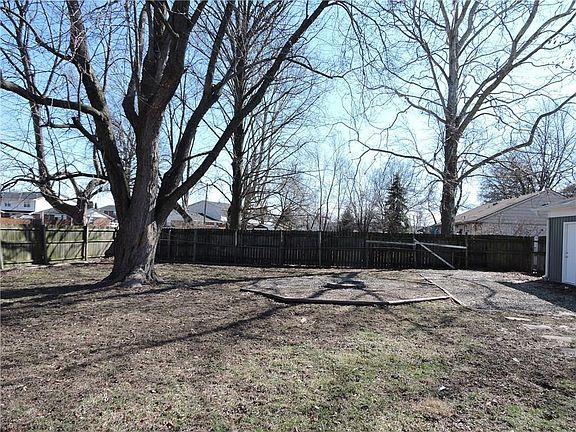 3rd image of 8123 Pickford Dr