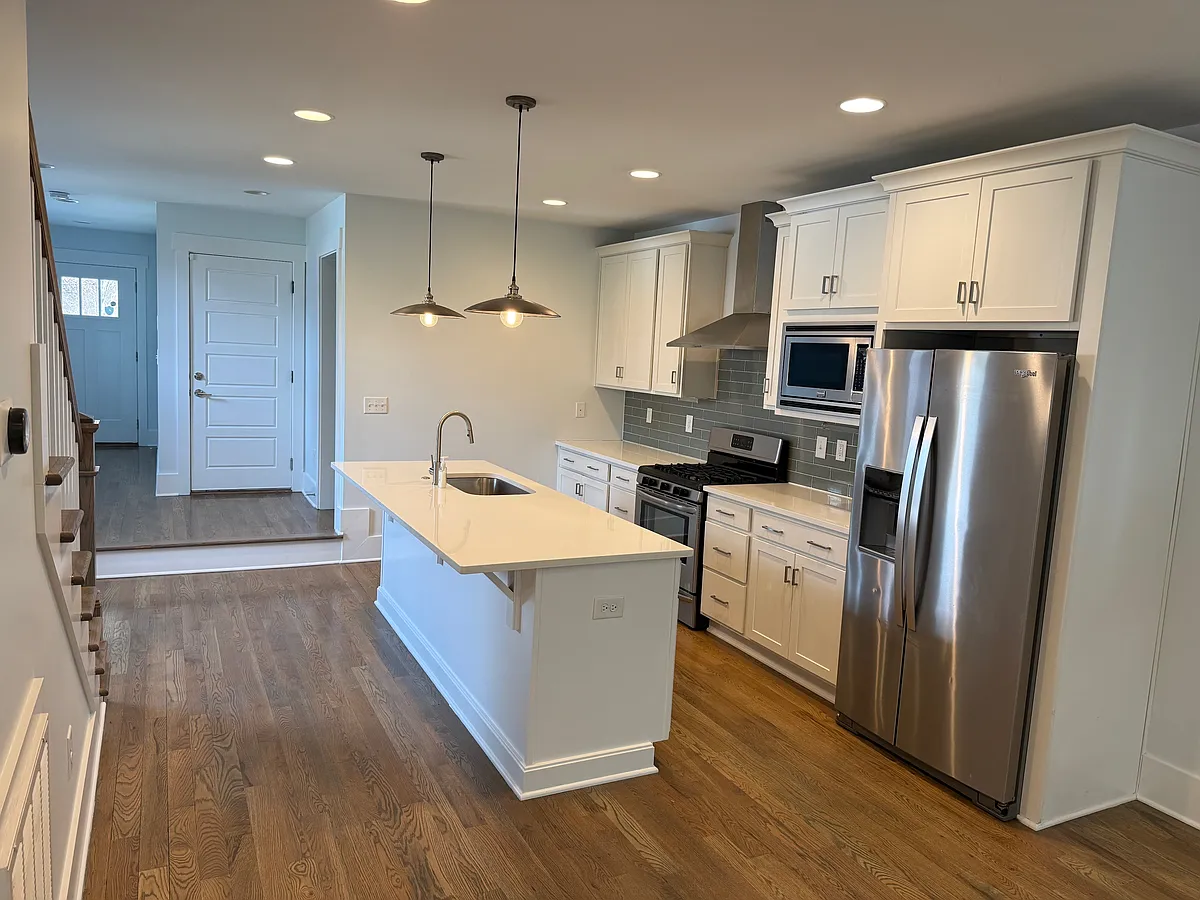 Building Photo - 2215A Kline Ave #A