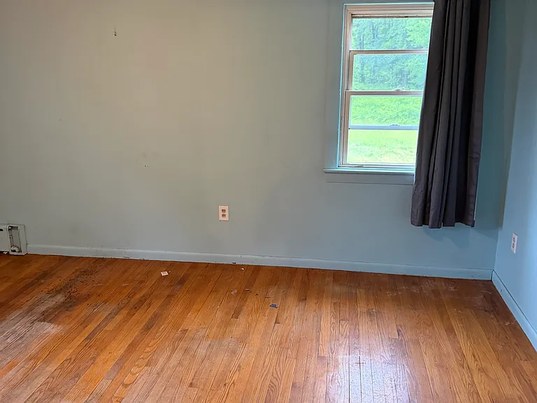 256 Montague Rd — Photo 9