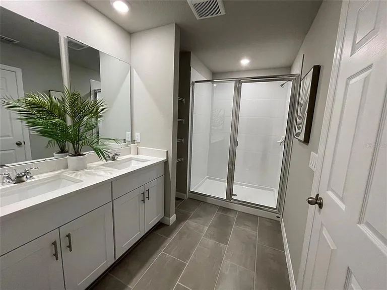 732 Legacy Dr — Photo 21