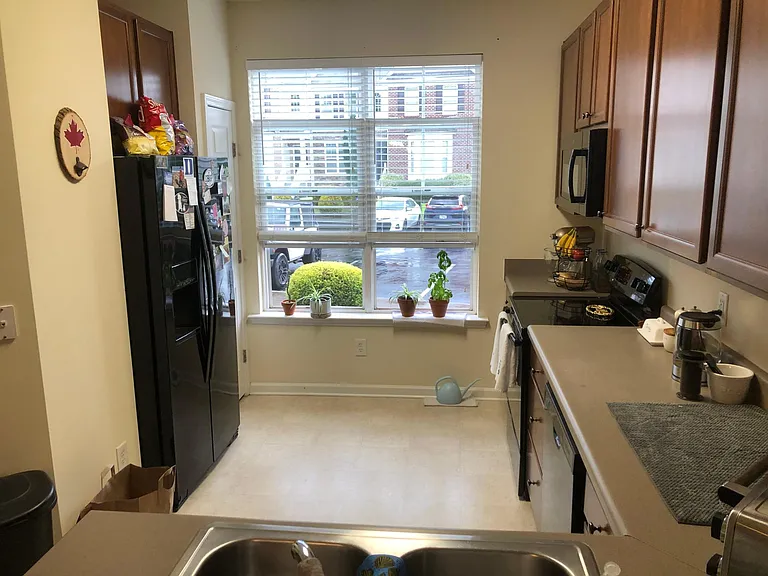 100 Stratford Lakes Dr #121 — Photo 6