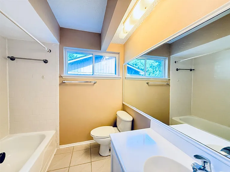 16439 Hickory Knoll Dr — Photo 11