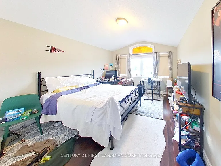 858 Roulston St — Photo 5