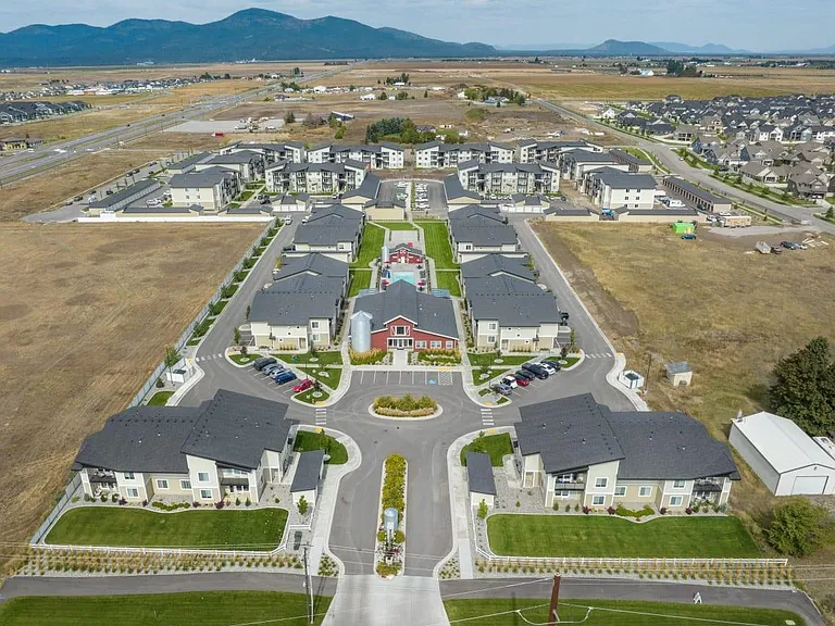 Bluegrass Farms Apartments — Photo 62