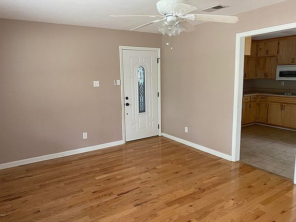 5th image of 1603 East St