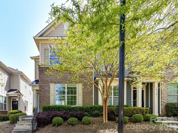2718 Tranquil Oak Pl, Charlotte, NC 28206