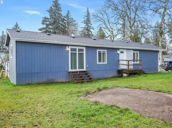 6 Pine Cir, Woodburn, OR 97071