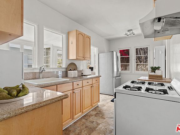 5th image of 1630 Franklin St