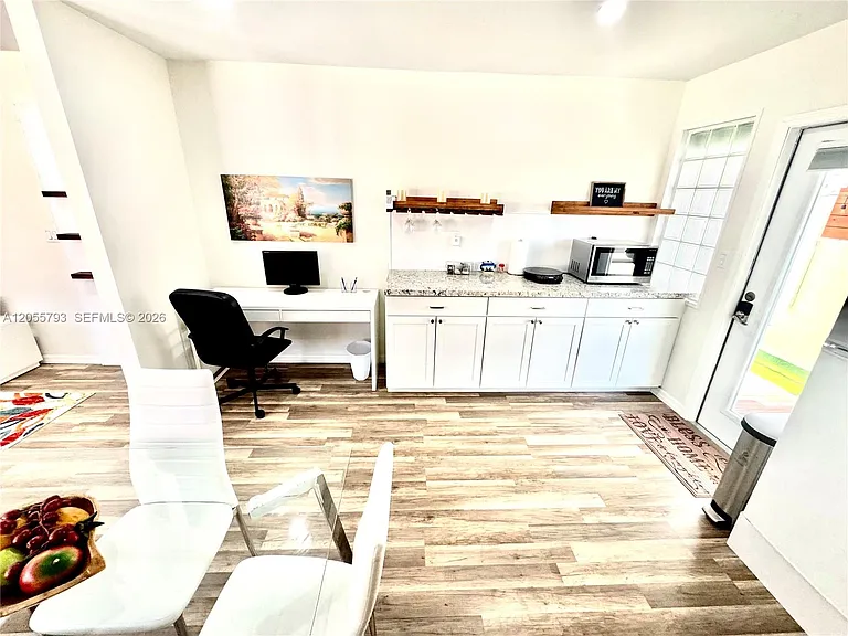 18701 Wentworth Dr — Photo 39