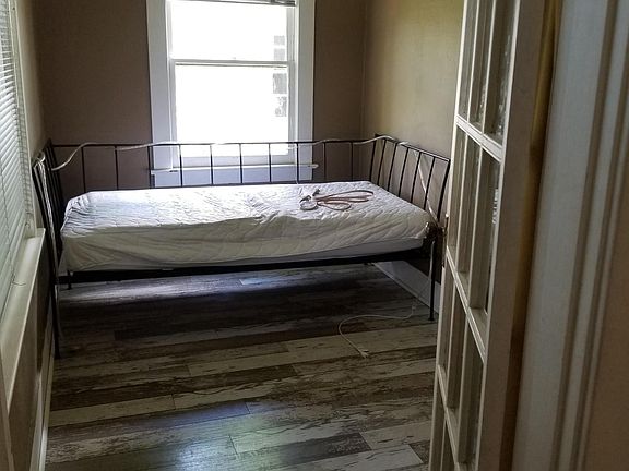 Small Front Room/Office (Main Floor)