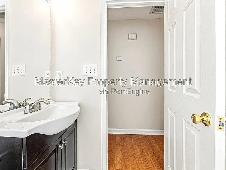 6307 Forest Ridge Dr — Photo 18