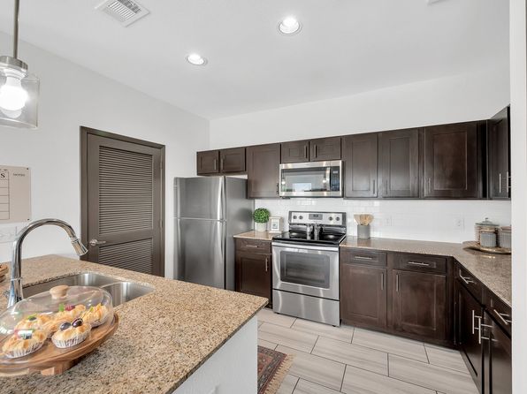 1555 Cullen Blvd #8-0804