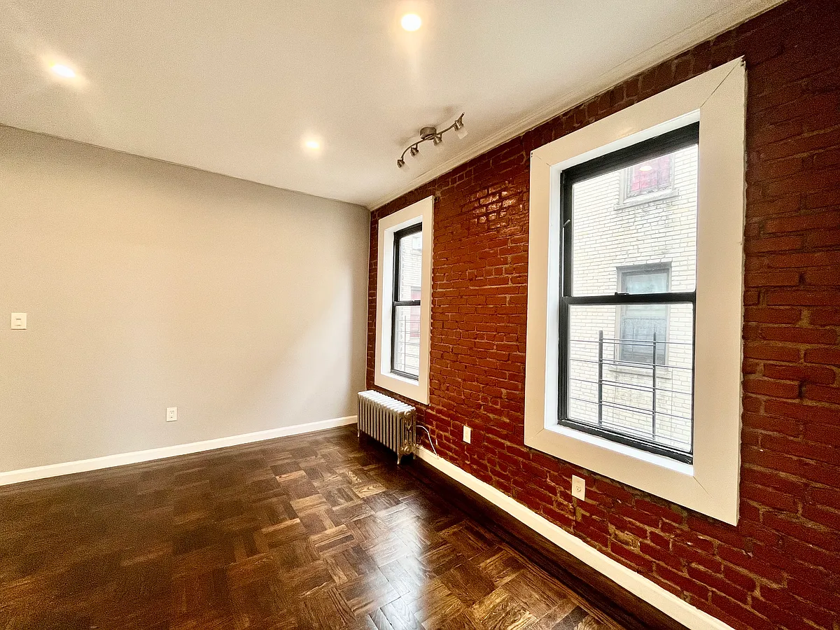 Building Photo - 2198 Cruger Ave #P44
