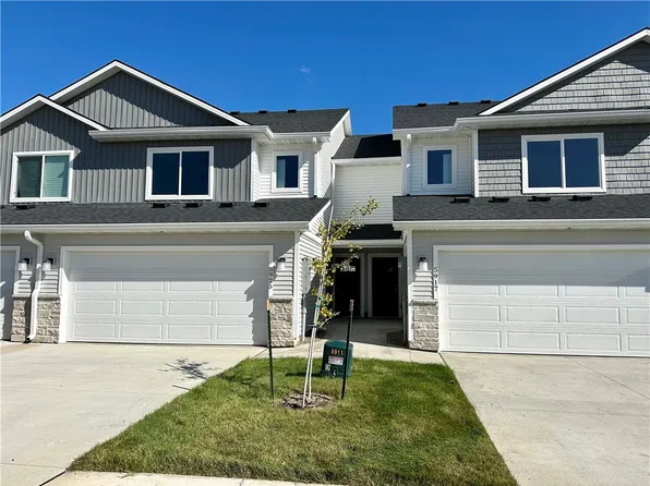 5917 NW 90th Ct, Johnston, IA 50131