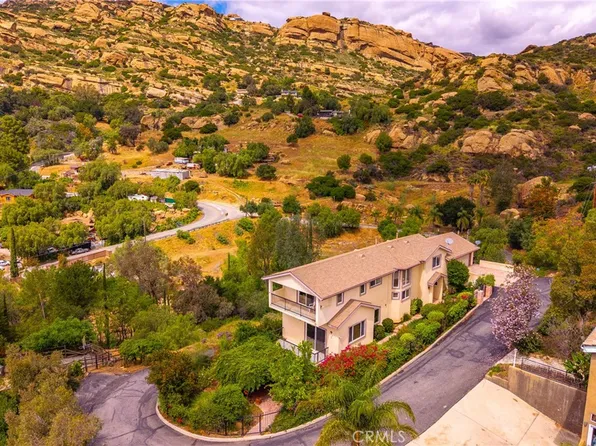 150 Summit Dr, Canoga Park, CA 91304